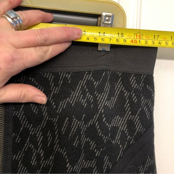 Studio Point  size 10 leopard print midi skirt with full back zip - Picture 2 of 6